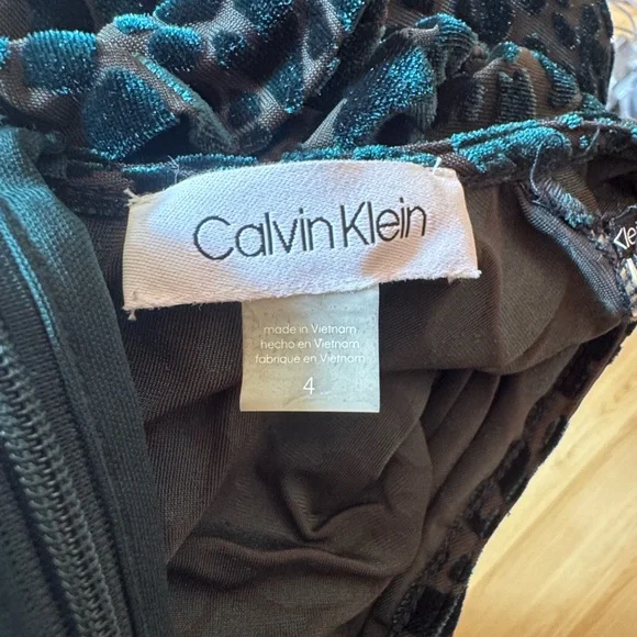 Calvin Klein size 4 velvet burnout  Green Animal Print Long Sleeve Dress - Picture 11 of 12